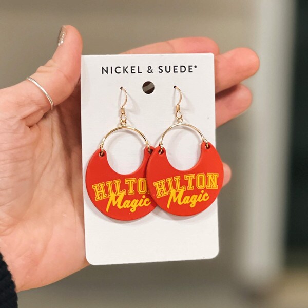 Hilton Magic Cardinal & Gold Gold Earrings
